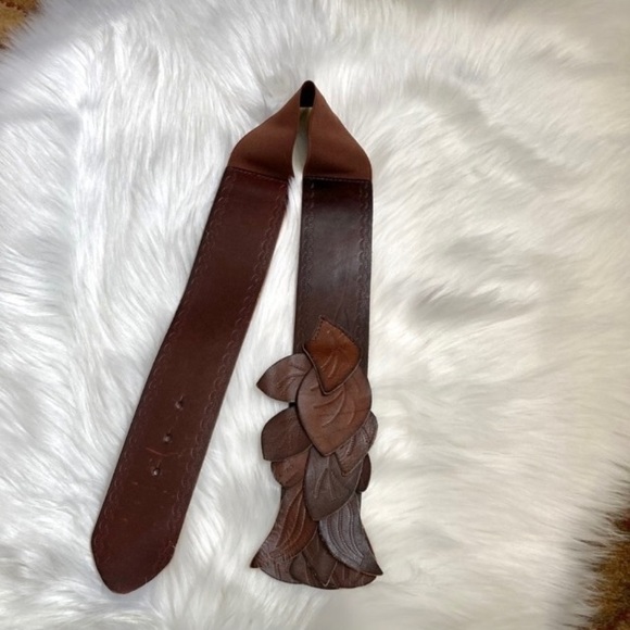 Urban Outfitters Stretchy Fall Leaf Design Elastic belt. - Picture 5 of 10